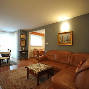  Apartment Tais